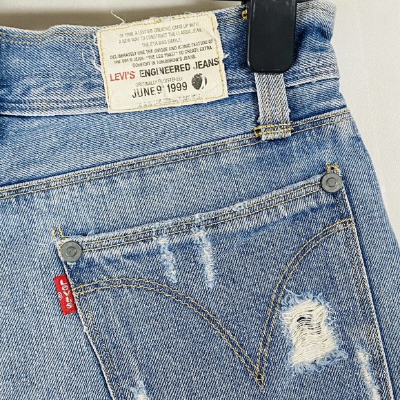 Levi's Engineered Women S Blue Jean Skirt Short Distressed Light Wash Denim W39 - Picture 4 of 4